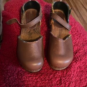 Sanita wooden clogs
